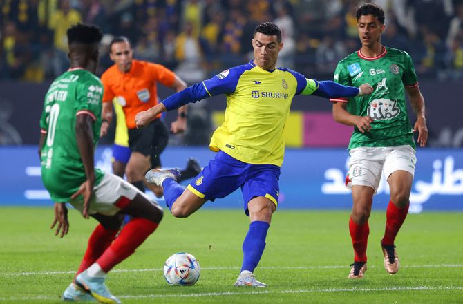1. Division -Ronaldo fik debut for Al Nassr: De skal ikke altid spille ham
