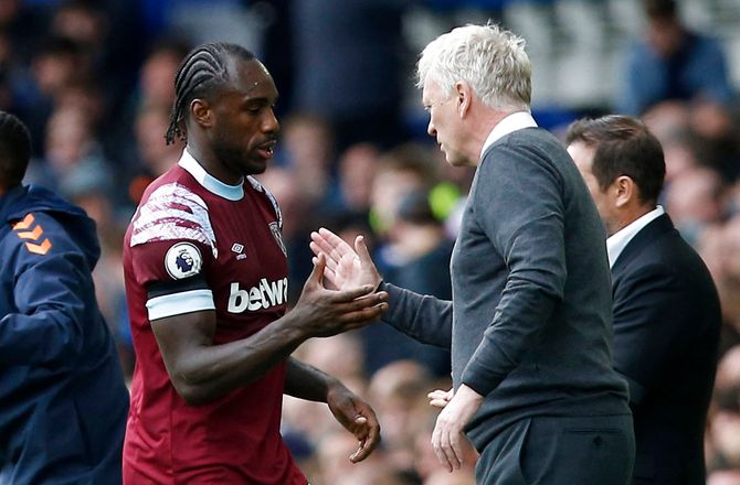 Premier League -David Moyes afviser: Antonio skal ingen steder