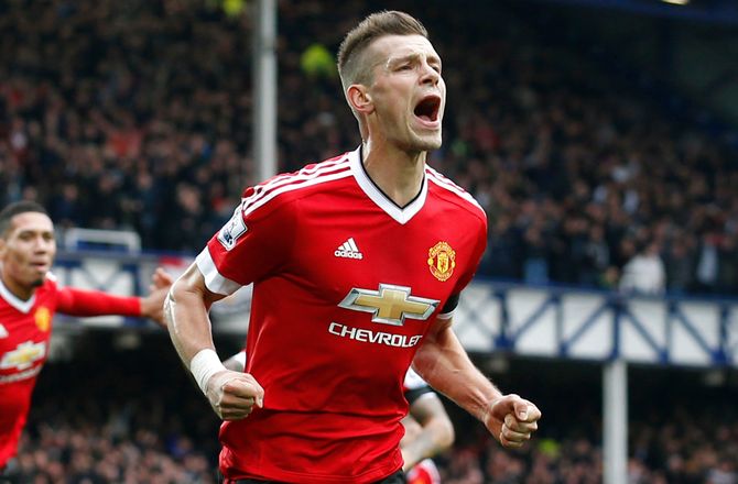 A-League -Nice sender Schneiderlin til Australien