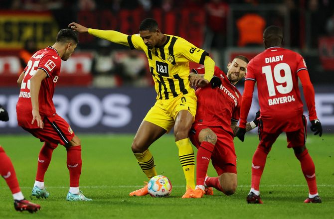 Bundesliga -Haller startede inde da Dortmund ødelagde Leverkusen-stime