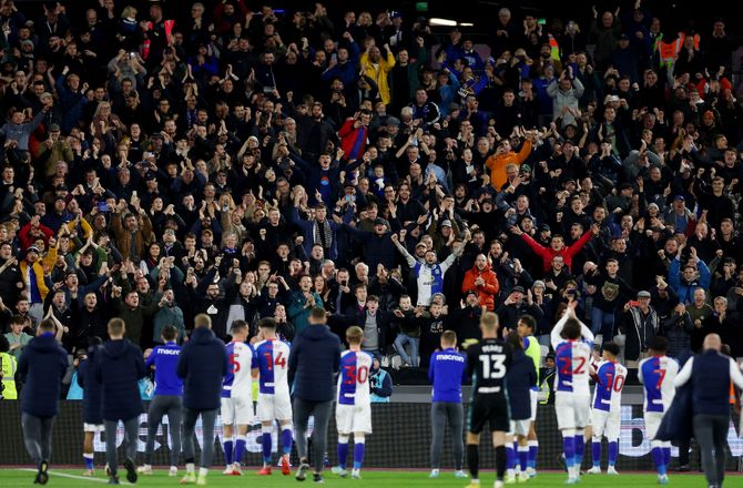 Championship -Blackburn tilbagekalder alsidig midt 