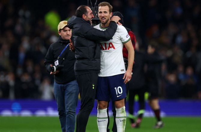 Premier League -Stellini roser Kane: Har evnerne til at score igen, igen og igen