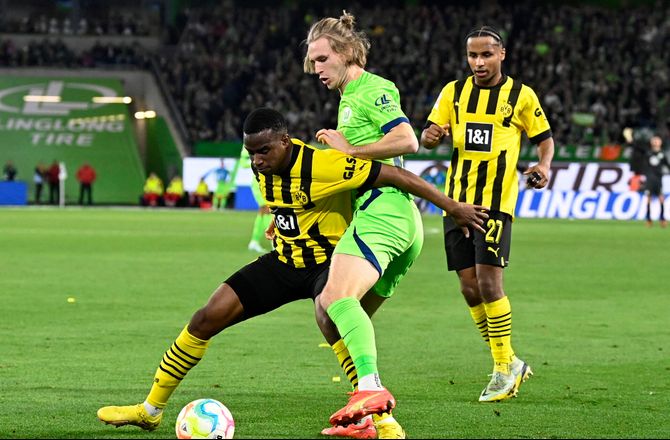 Bundesliga -Wolfsburg-profil gik fra vægtløftning til fodbold: Bedstemors idé