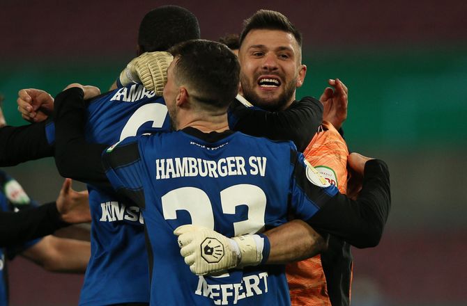 2. Bundesliga -Voldsom sag i HSV: To spillere involveret i trafikulykke efter gaderæs