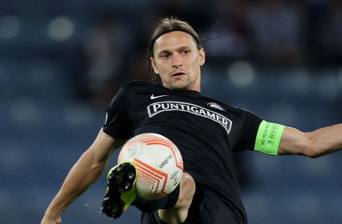 Bundesliga -Flyvende kaptajn har forlænget med Sturm Graz