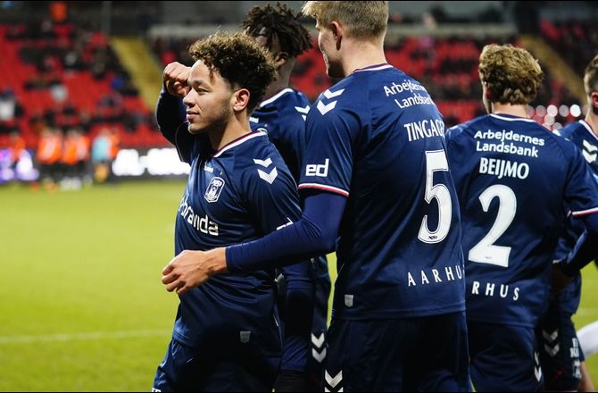 3F Superliga -Anderson sænkede AaB direkte på hjørne via 'Otto'