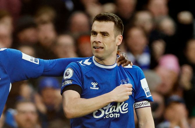 Premier League -16. sæson i Everton: Coleman får ny aftale