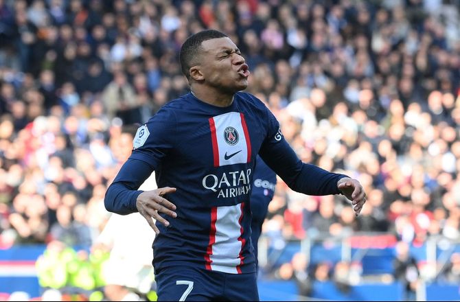 Ligue 1 -Neymar-skade overskyggede sent Messi-sejrsmål i målfest