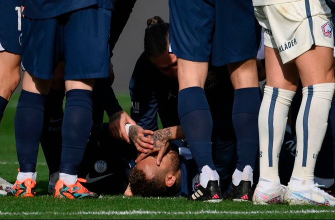Ligue 1 -PSG melder Neymar ude med ankelskade