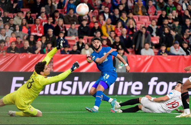 Europa League -Deja-vu: Bono udgår fra start-11'er lige før kampen
