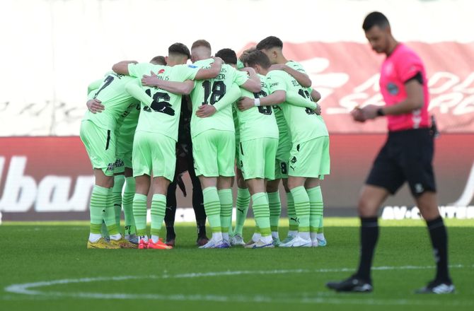 3F Superliga -Svær bane venter Randers og Lyngby: Mangler græs 
