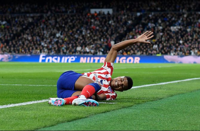 International -Medie: Sunderland henter Atletico-back