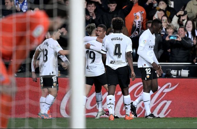 La Liga -Valencia sejrede sikkert i bundstrid
