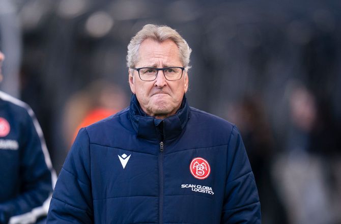 3F Superliga -LIGE PÅ: Fyr Hamrén - og ansæt Lønstrup