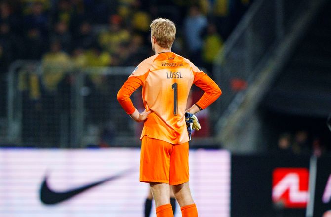 3F Superliga -Lössl skal i skammekrogen: Krænkede dommerens integritet 