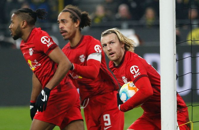 Bundesliga -Yussuf Poulsen og Leipzig-trio er tilbage på træningsbanen