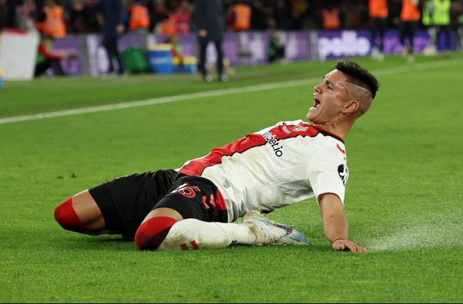 Premier League -Game on: Carlos Alcaraz skal på græs i Everton