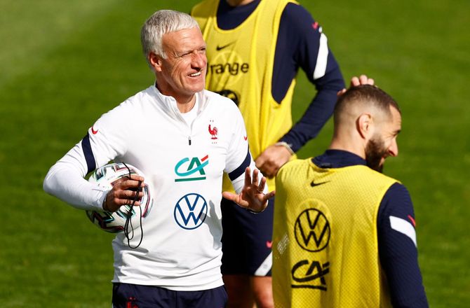Frankrig -Deschamps klapper i om Benzema-strid
