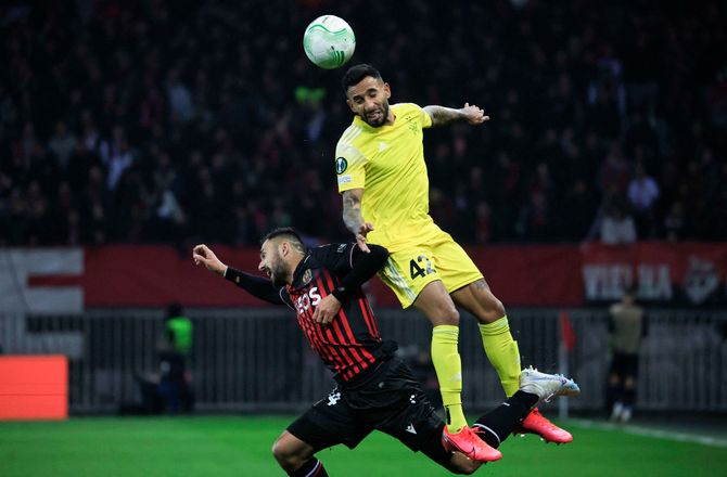 International -Schmeichel og Nice er klar til kvartfinale efter stensikker sejr