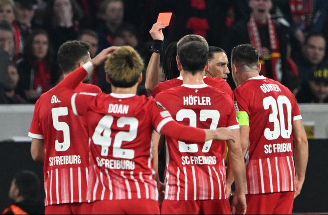 Europa League -Freiburg-profil sviner fodboldreglerne: Skal jeg skære armen af? 