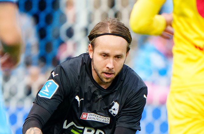 3F Superliga -Carlgren har ikke opgivet landsholdet: Jeg fortjener det