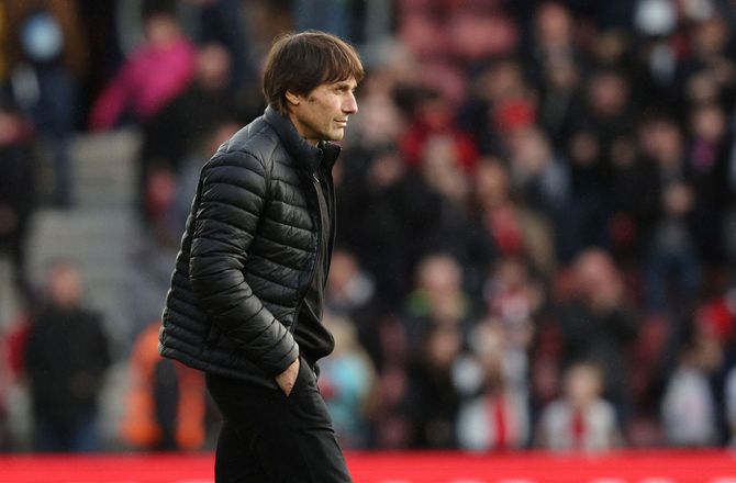 Premier League -Rasende Conte langer ud efter truppen: Spillerne er egoistiske