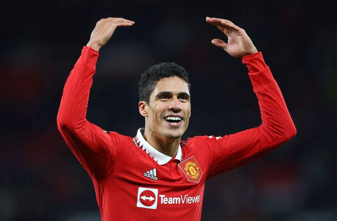 Premier League -Manchester United hylder Varane