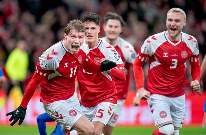 International -Billing: Skift til Manchester United, Højlund!