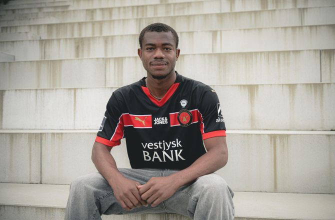 International -FCM sælger James Arinze til NK Bravo