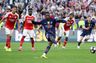 LIVE: PSG straffer Arsenal!