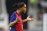 Han kan stadig: Ronaldinho med frisparksmål i showkamp