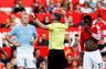 Efter VAR-fejl i Manchester-derby: Dommer-duo siet fra