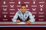 Aston Villa forlænger med ung angriber
